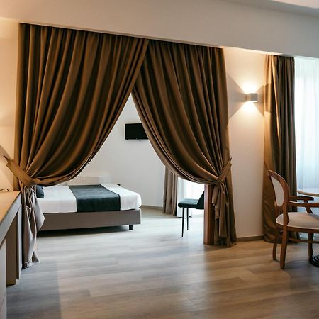 אלברובלו Grand Hotel La Chiusa Di Chietri מראה חיצוני תמונה