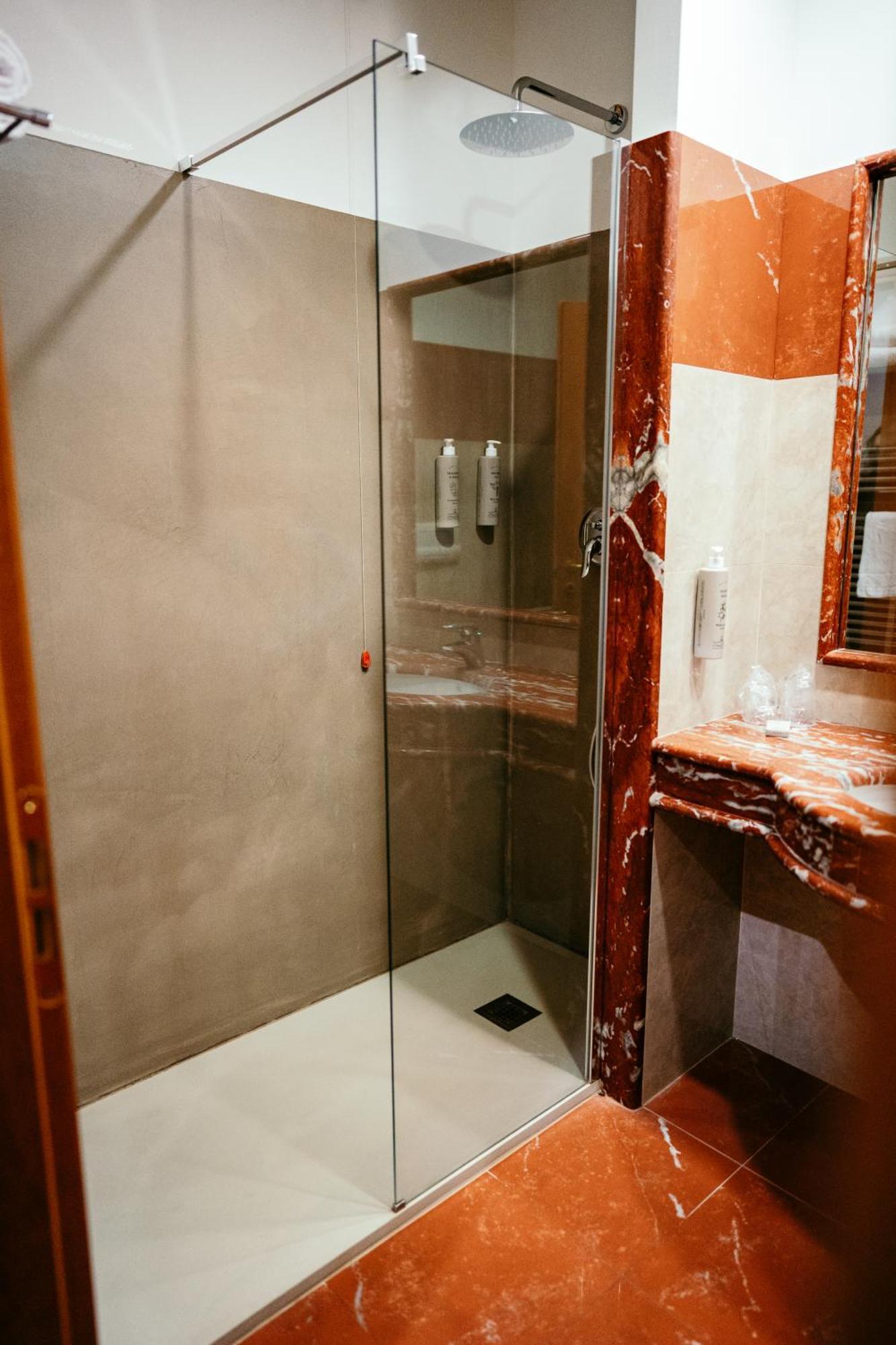 אלברובלו Grand Hotel La Chiusa Di Chietri מראה חיצוני תמונה