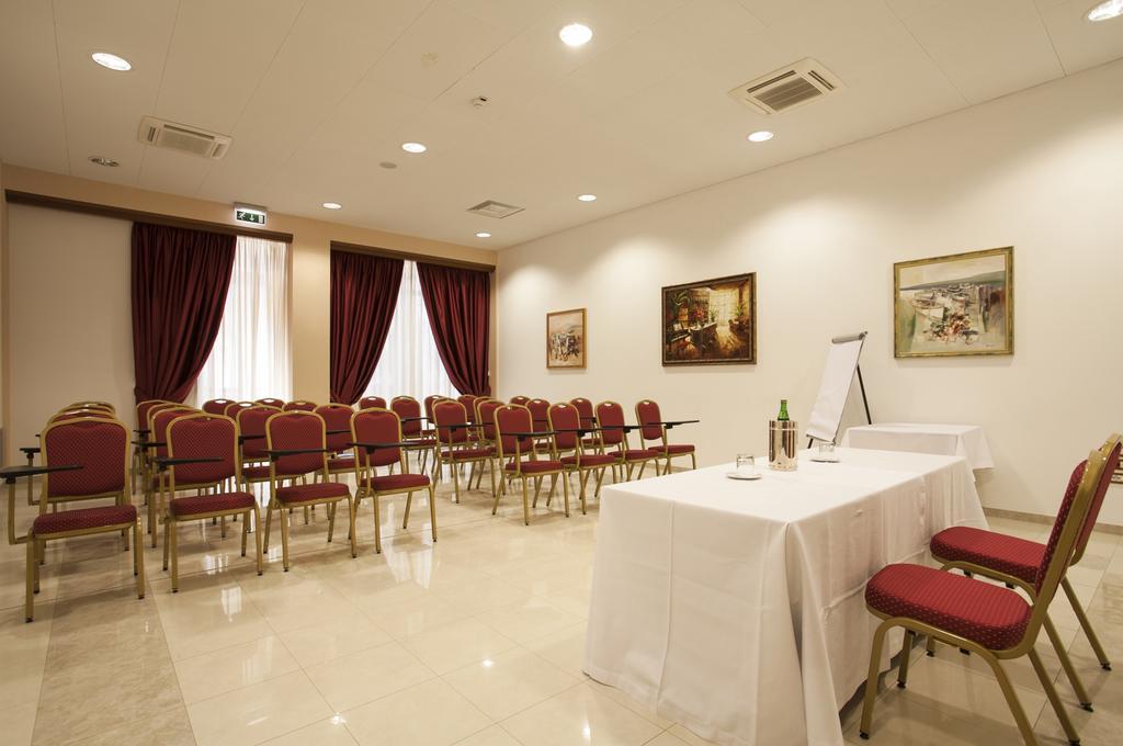אלברובלו Grand Hotel La Chiusa Di Chietri מראה חיצוני תמונה